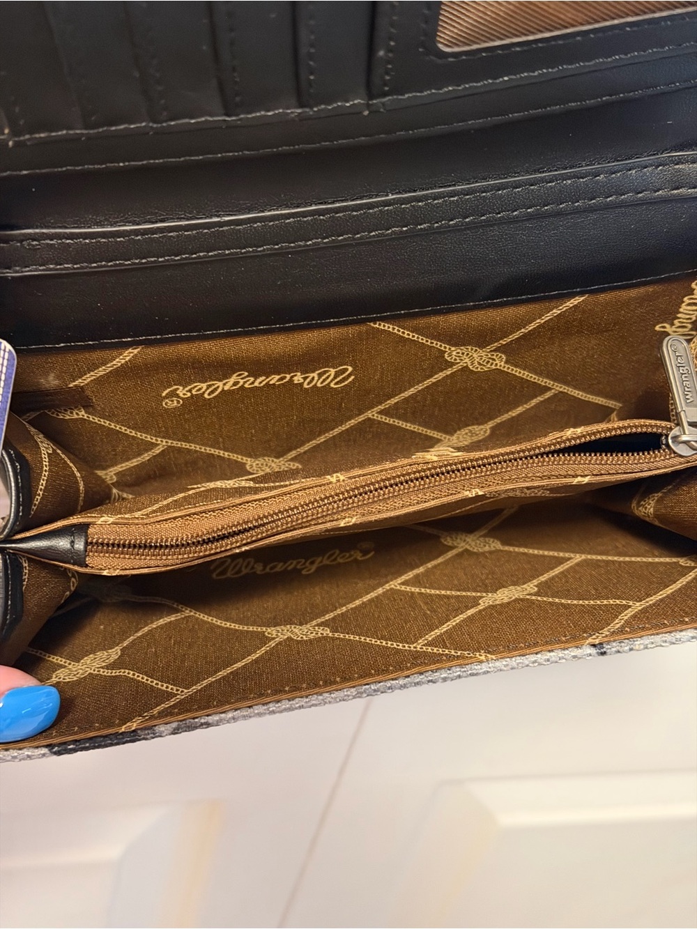 NWT Wrangler Gray Camo Crossbody Wallet Phone Bag RFID Western Canvas - Picture 8 of 11